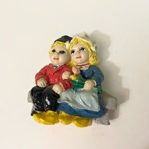 Vintage Holland Souvenir Magnet - Dutch Boy & Girl in Traditional Dress